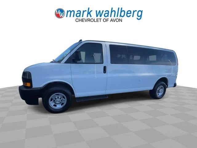 2023 Chevrolet Express Passenger 3500 1LS