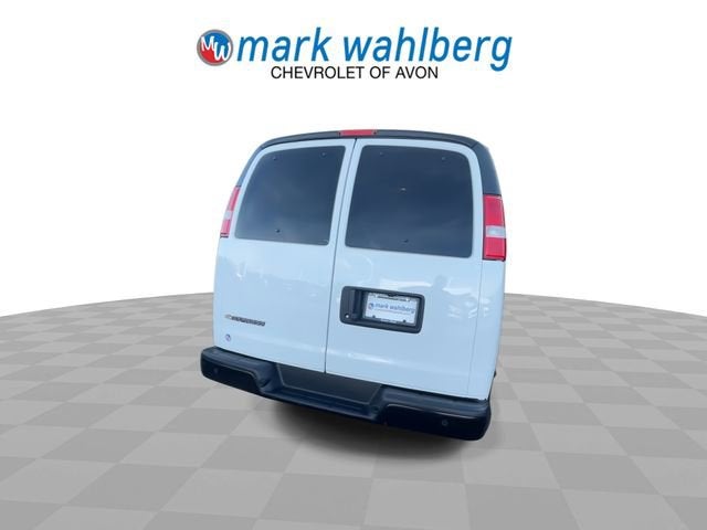 2023 Chevrolet Express Passenger 3500 1LS
