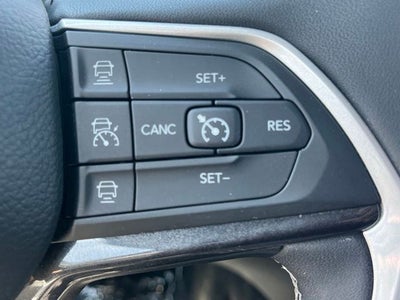 2023 Jeep Grand Cherokee Laredo 4x4