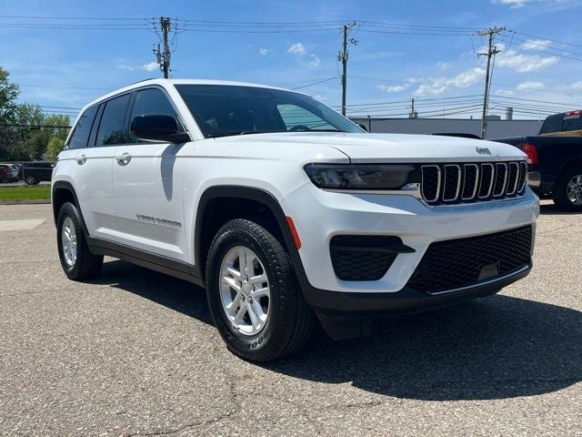 2023 Jeep Grand Cherokee Laredo 4x4