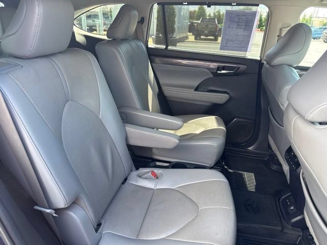 2022 Toyota Highlander Hybrid Limited