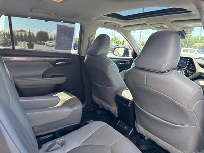 2022 Toyota Highlander Hybrid Limited