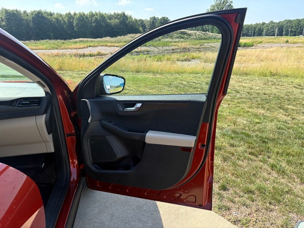 2020 Ford Escape Titanium