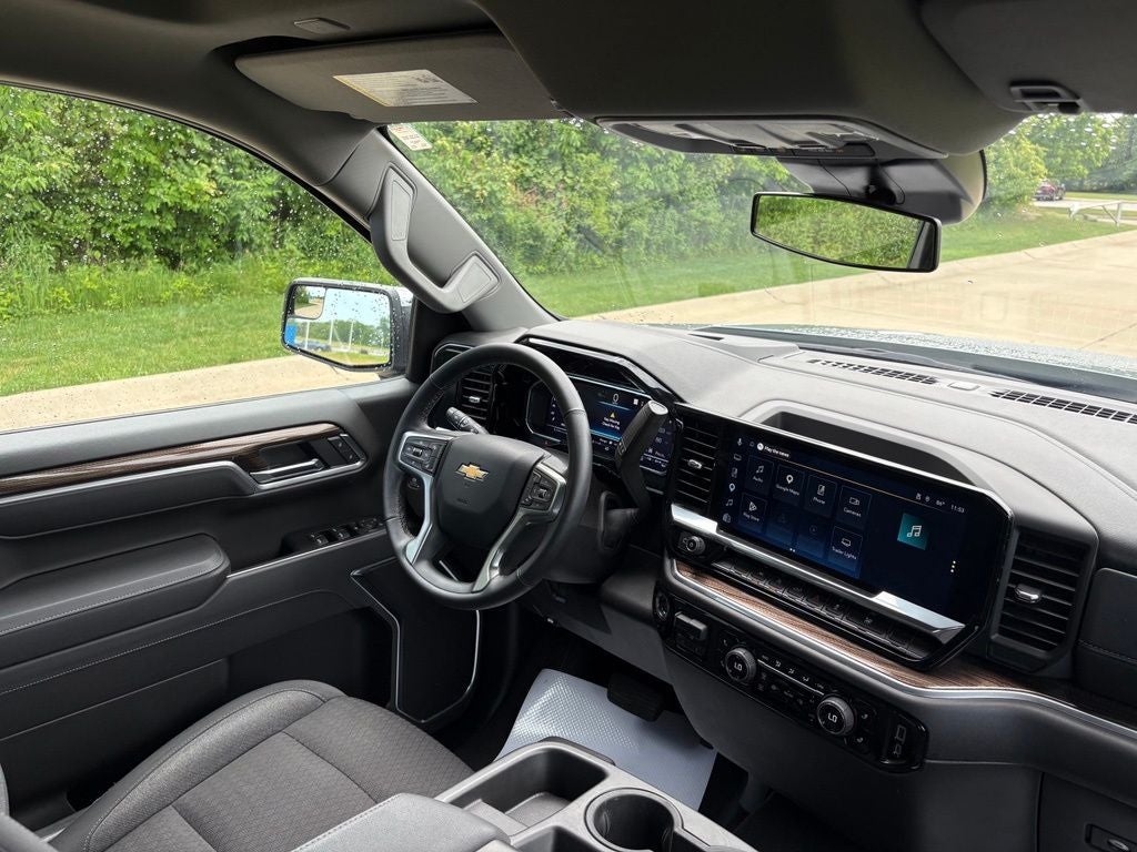 2025 Chevrolet Silverado 1500 LT