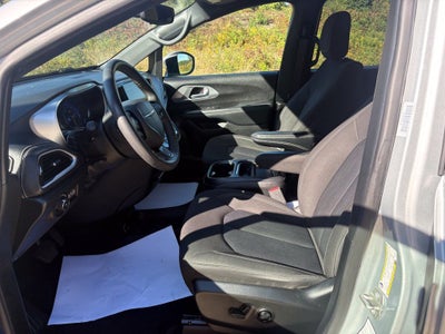 2023 Chrysler Pacifica Touring