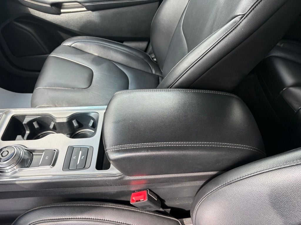 2022 Ford Edge Titanium