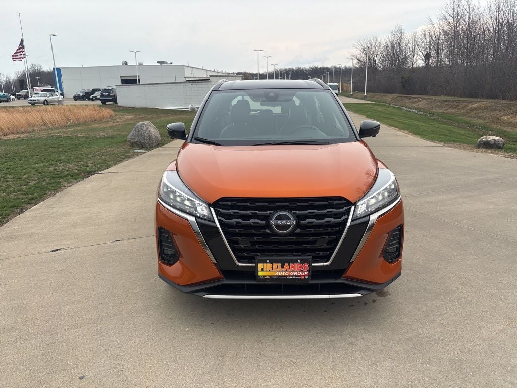 2023 Nissan Kicks SR
