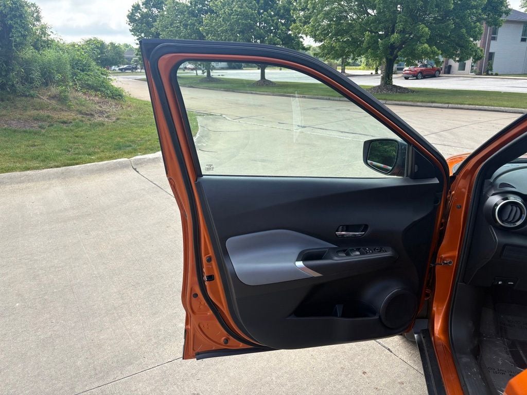 2023 Nissan Kicks SR