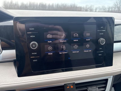 2025 Volkswagen Taos 1.5T SE