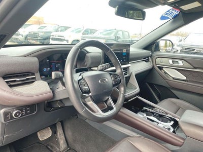 2025 Ford Explorer Platinum