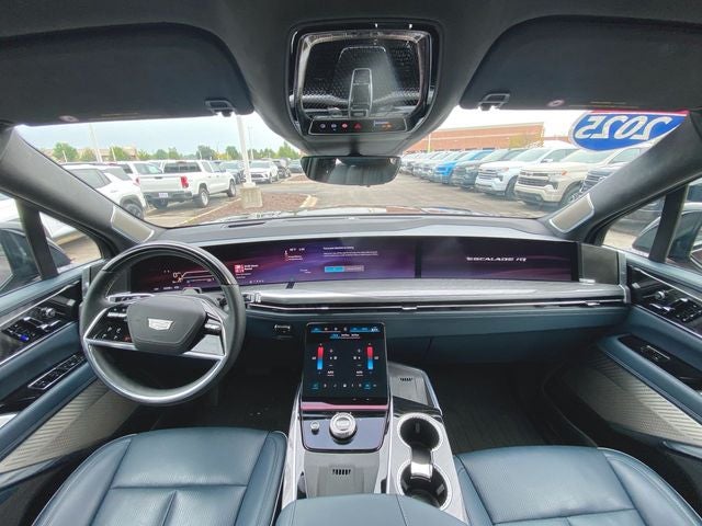2025 Cadillac ESCALADE IQ Luxury 2