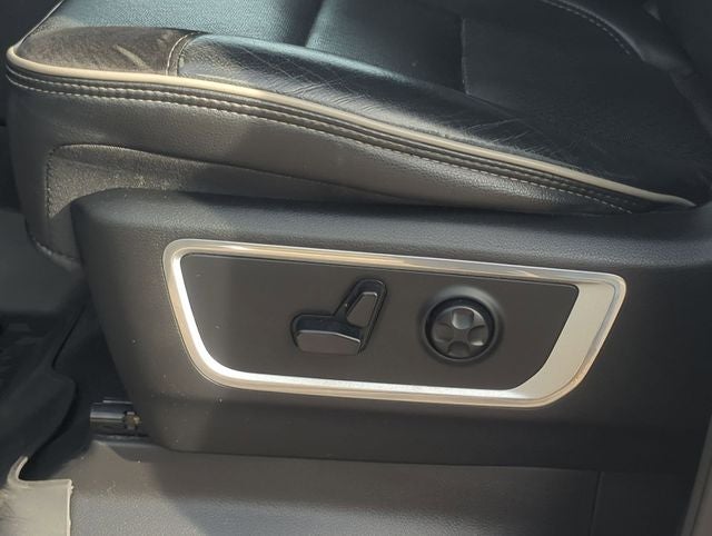 2021 RAM 1500 Laramie Crew Cab 4x4 5'7' Box