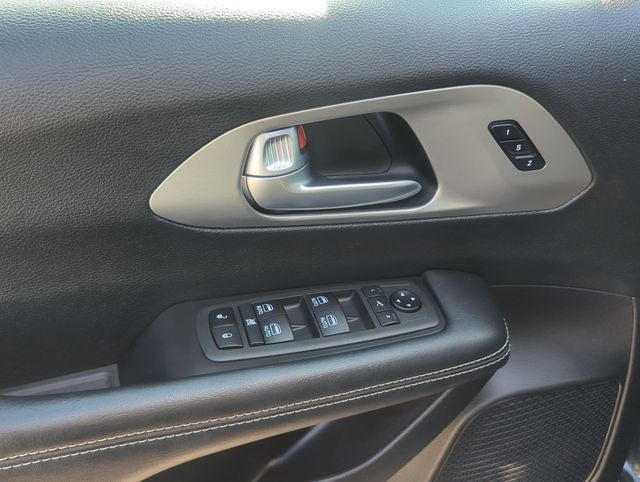 2021 Chrysler Pacifica Limited AWD