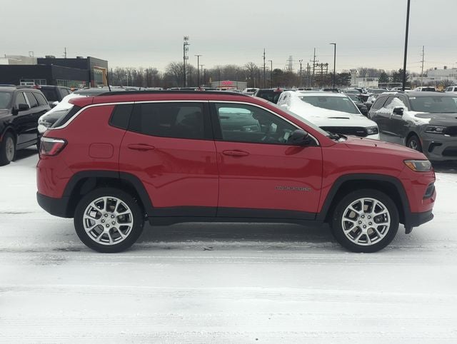 2023 Jeep Compass Latitude Lux FWD