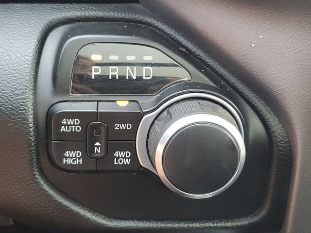 2020 RAM 1500 Big Horn Crew Cab 4x4 5'7" Box