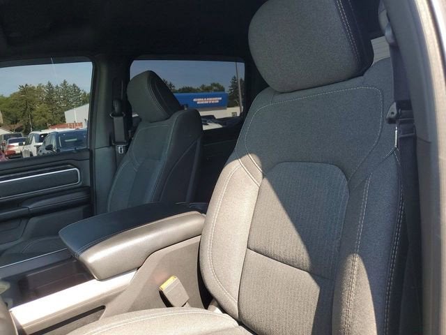 2020 RAM 1500 Big Horn Crew Cab 4x4 5'7" Box