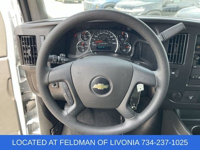 2025 Chevrolet Express Passenger 1LT