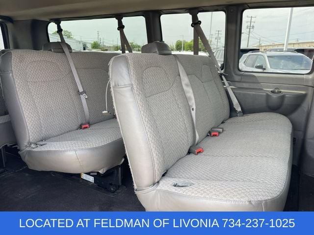 2025 Chevrolet Express Passenger 1LT