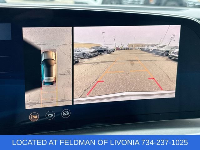 2024 Cadillac LYRIQ Luxury 2