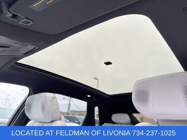 2024 Cadillac LYRIQ Luxury 2