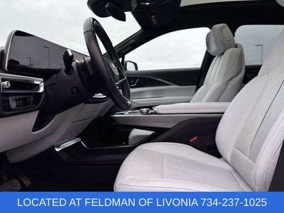 2024 Cadillac LYRIQ Luxury 2