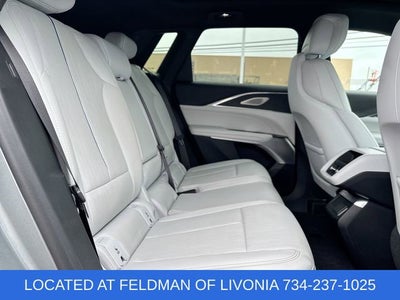 2024 Cadillac LYRIQ Luxury 2