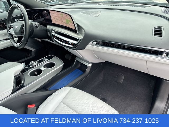 2024 Cadillac LYRIQ Luxury 2