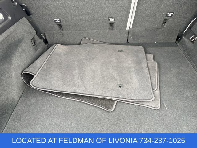 2024 Cadillac LYRIQ Luxury 2