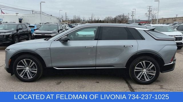 2024 Cadillac LYRIQ Luxury 2