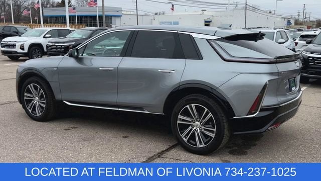 2024 Cadillac LYRIQ Luxury 2