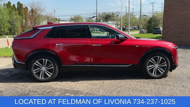 2024 Cadillac LYRIQ Luxury 2