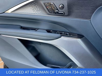 2024 Cadillac LYRIQ Sport 3