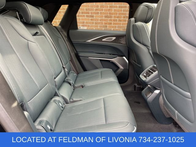 2024 Cadillac LYRIQ Sport 3