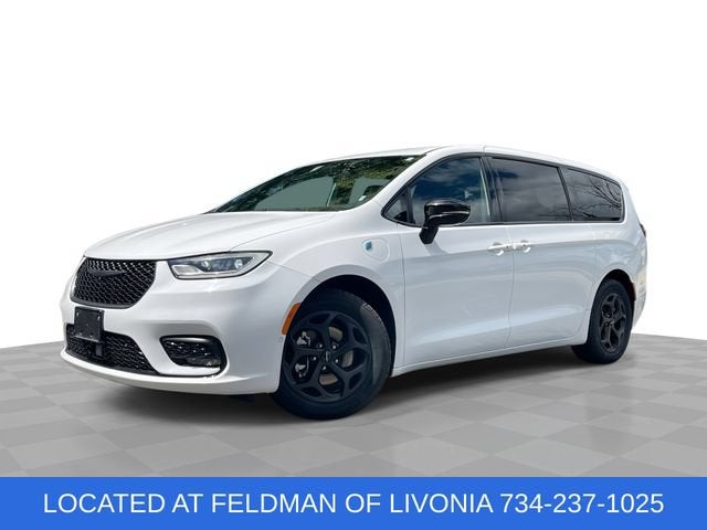 2024 Chrysler Pacifica Hybrid S Appearance Pkg