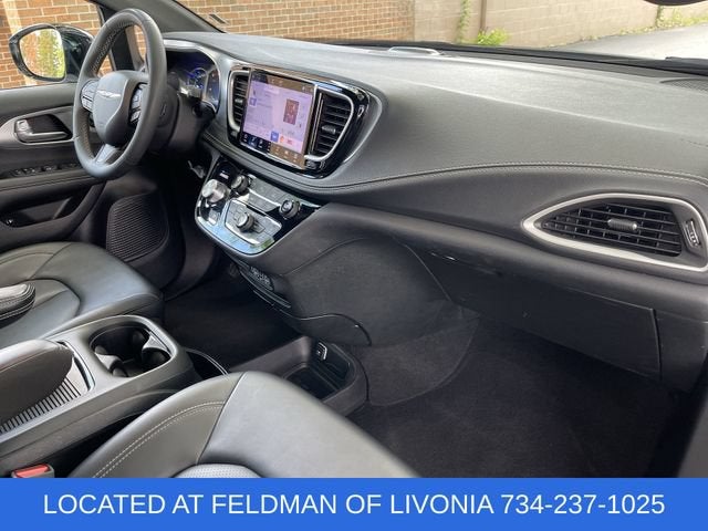 2024 Chrysler Pacifica Hybrid S Appearance Pkg