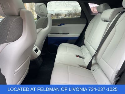 2025 Cadillac OPTIQ Luxury 1