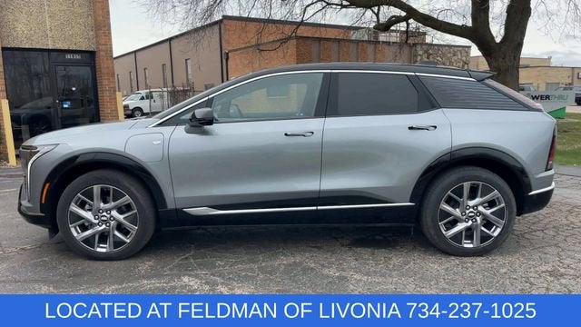 2025 Cadillac OPTIQ Luxury 1