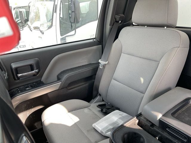 2019 Chevrolet Silverado 5500HD BOX TRUCK