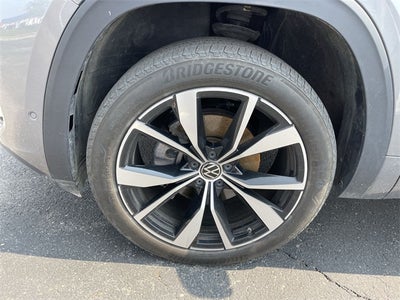 2024 Volkswagen Atlas 2.0T SEL Premium R-Line