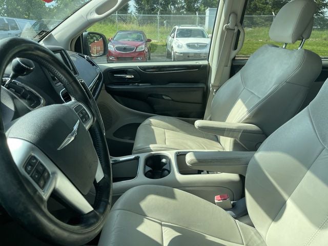 2011 Chrysler Town & Country Limited