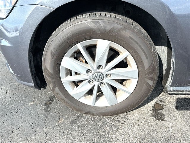 2019 Volkswagen Golf Base