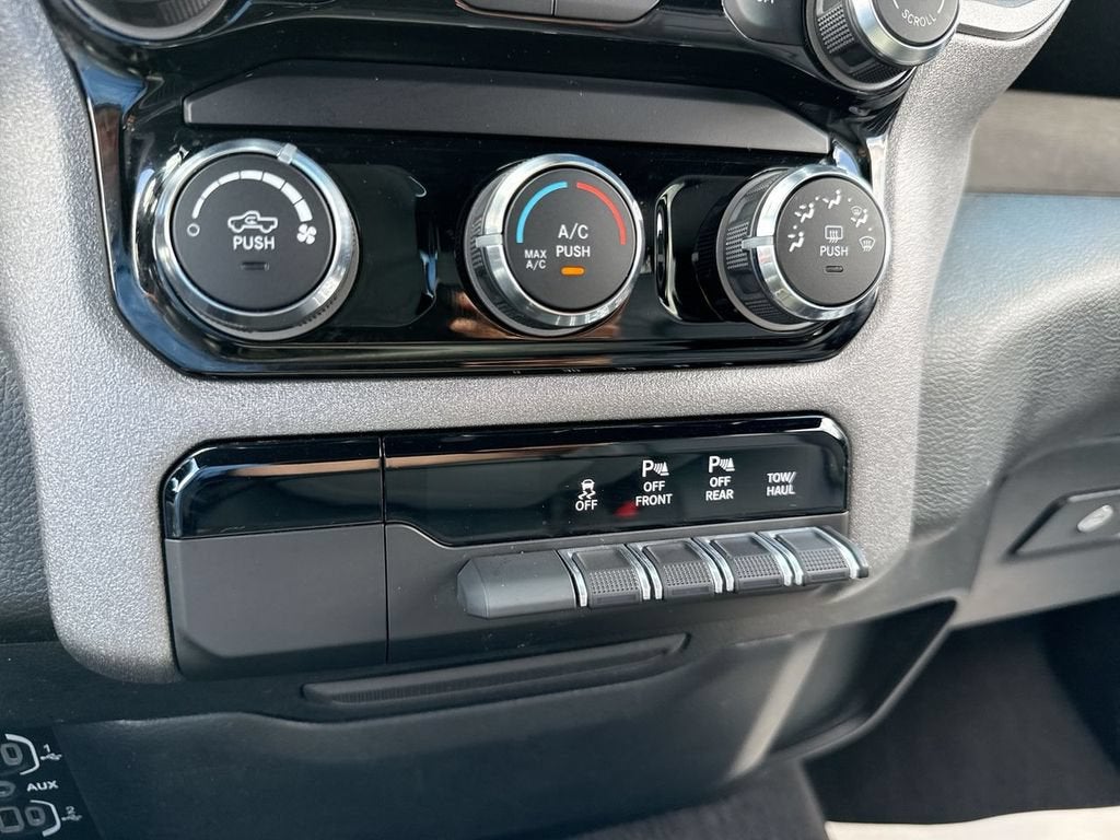 2025 RAM 1500 Tradesman Quad Cab 4x2 6'4" Box