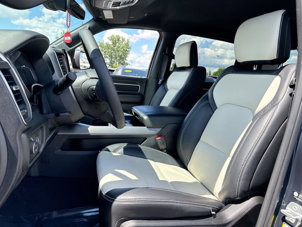 2025 RAM 1500 Big Horn Crew Cab 4x4 5'7" Box