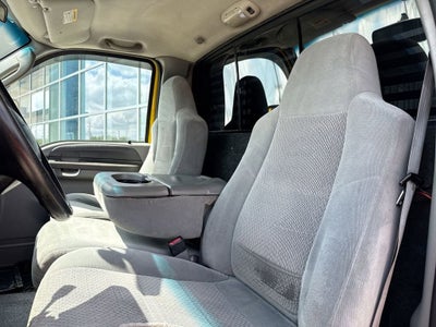 2004 Ford Super Duty F-350 SRW XL