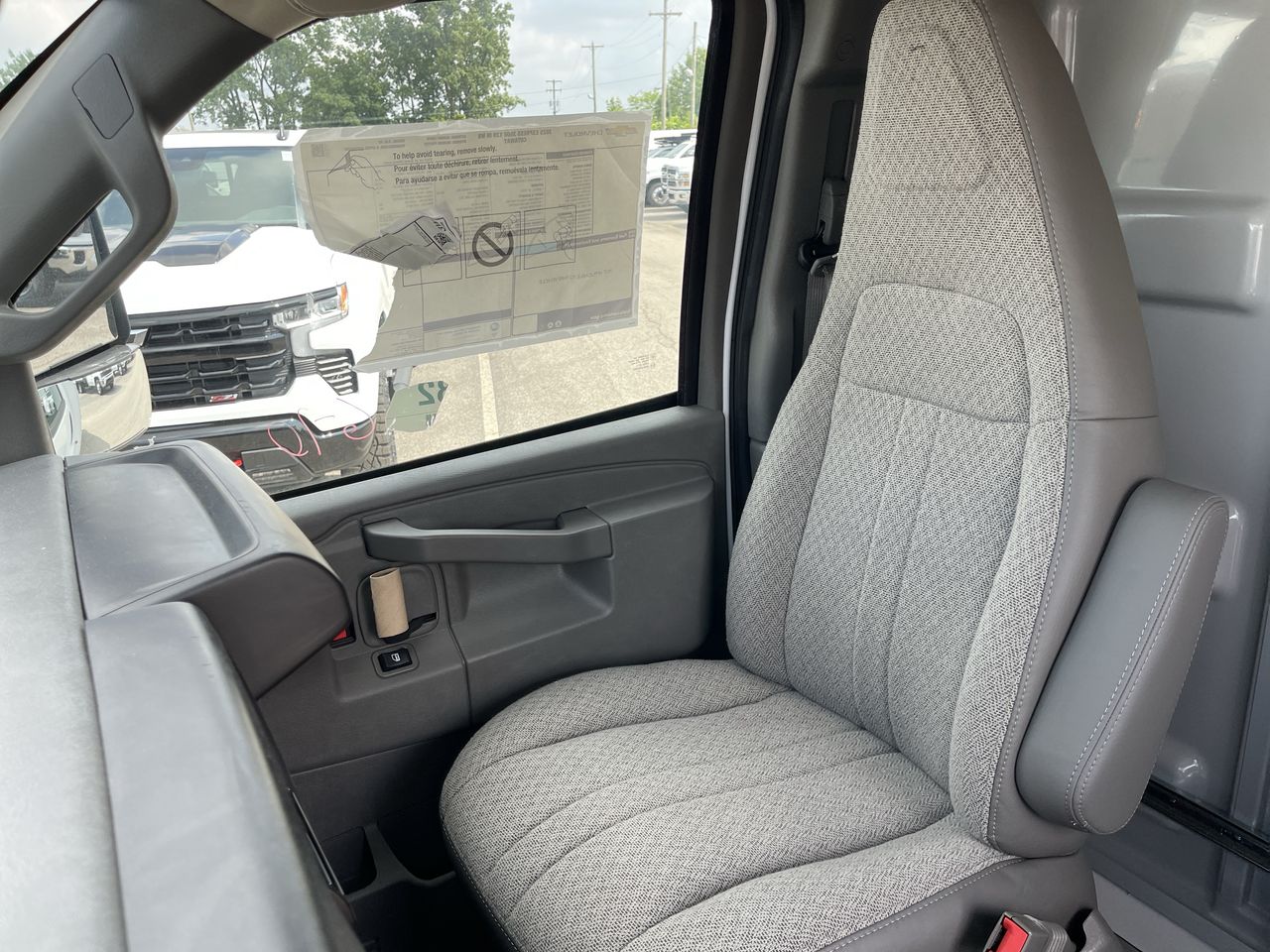 2025 Chevrolet Express Cutaway 3500 1WT