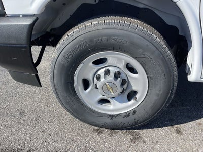 2025 Chevrolet Express Cargo WT