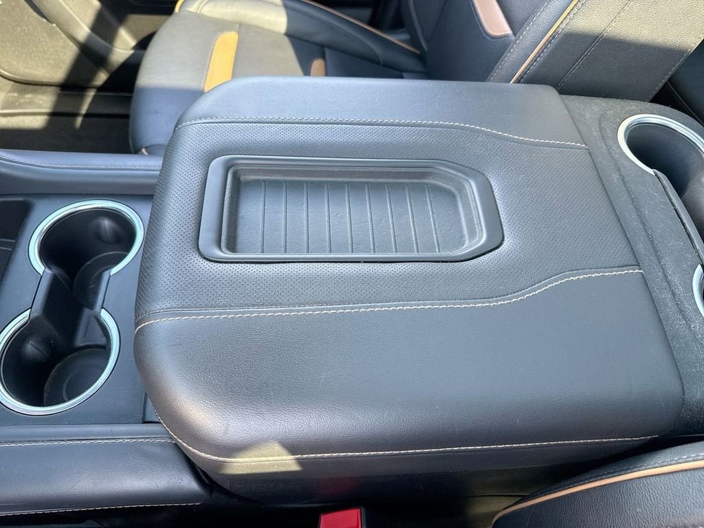 2023 GMC Yukon XL AT4