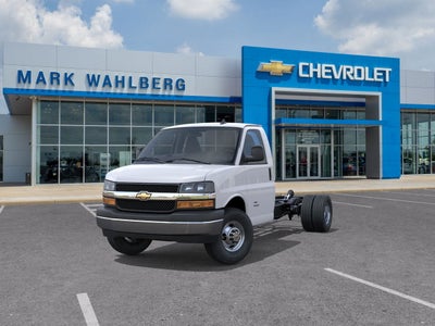 2025 Chevrolet Express Cutaway 3500 1WT