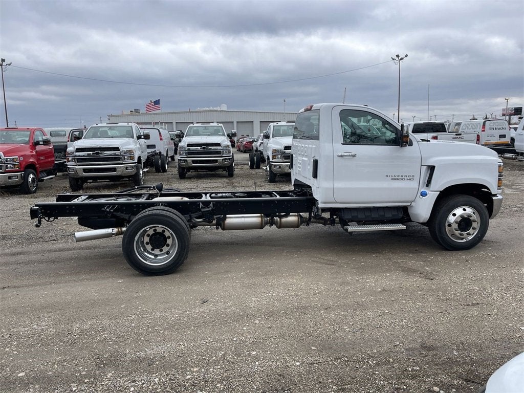 2024 Chevrolet Silverado 5500 HD Work Truck