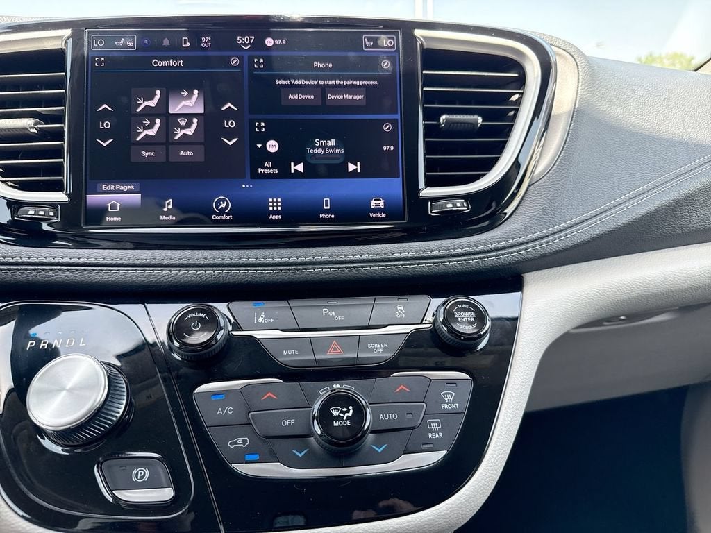 2023 Chrysler Pacifica Hybrid Touring L